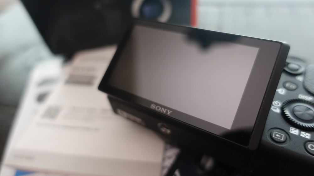 Sony a6300 Mirrorless Camera - Used (3475 shutter count) Needs sensor cleaned