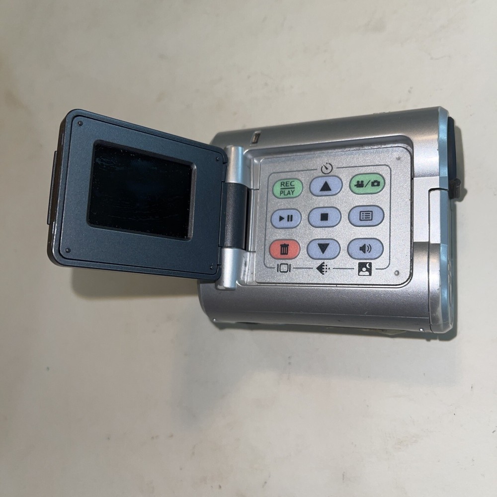 Mustek DV 2000 Multi-Functional Digital Camera Portable Pocket Sized Untested E3