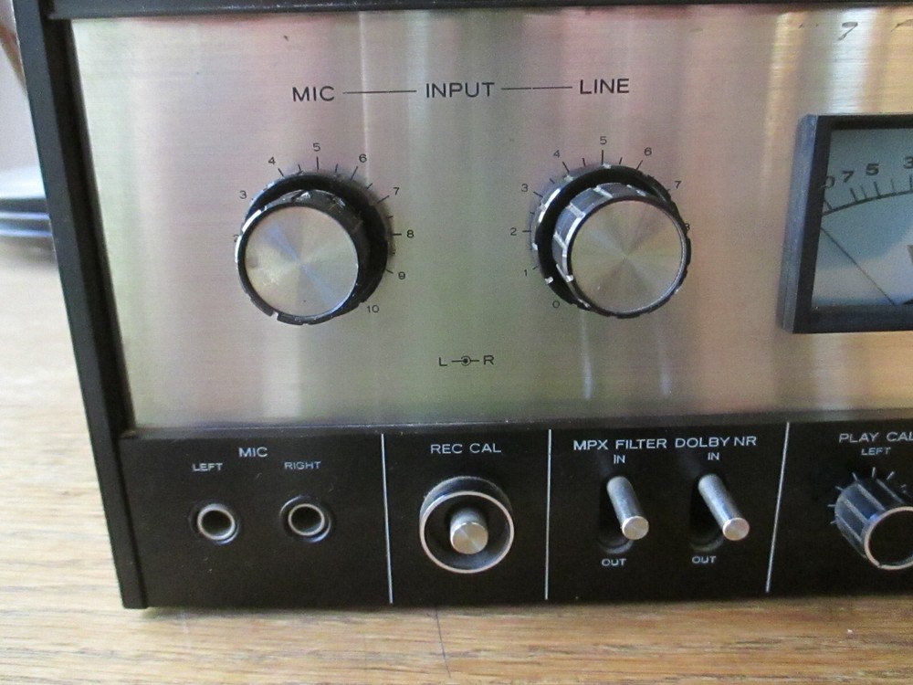 TEAC AN-180 NOISE REDUCTION VTG POWERS UP