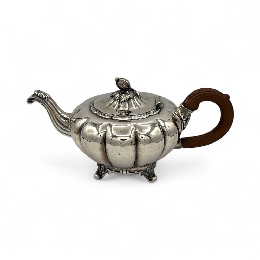 Oneida Silver Plate Old English Melon Teapot Community