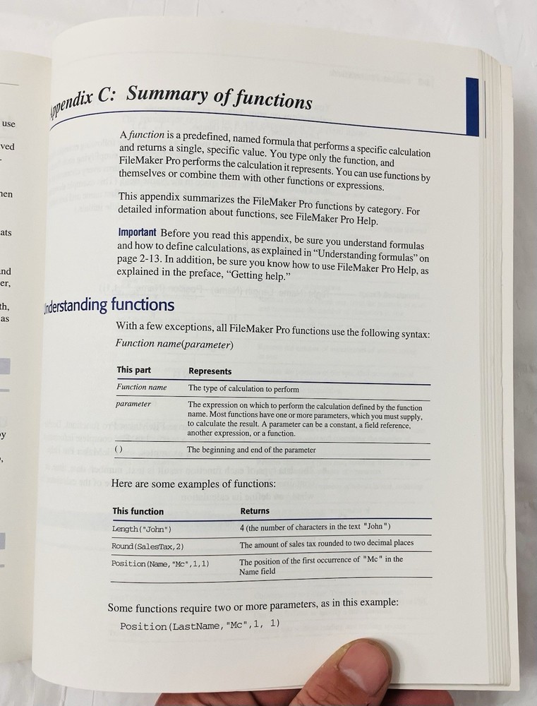 Claris FileMaker Pro User Guide Windows 95 Vintage Manual Software Reference PB