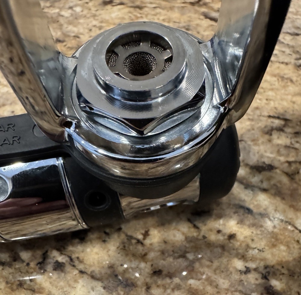 ATOMIC AQUATICS B2 SOLID BLACK EDITION REGULATOR LOOKS LIKE NEVER WET!