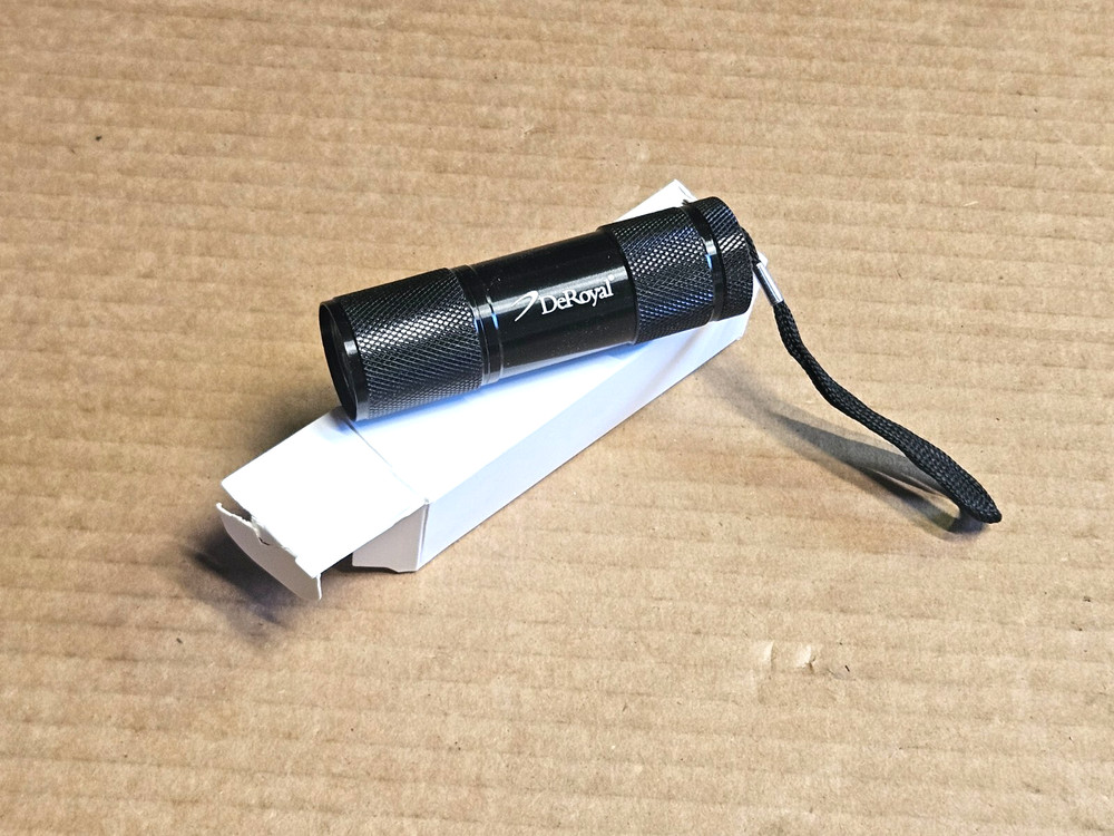 Deroyal UV Flashlight Batteries Included Lumitech™
