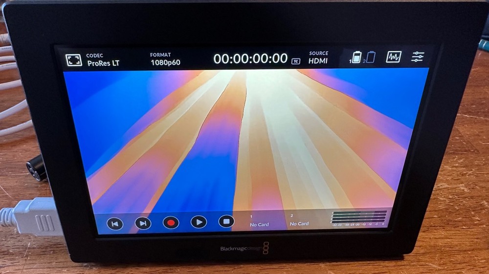 Blackmagic Video Assist 3G 7”