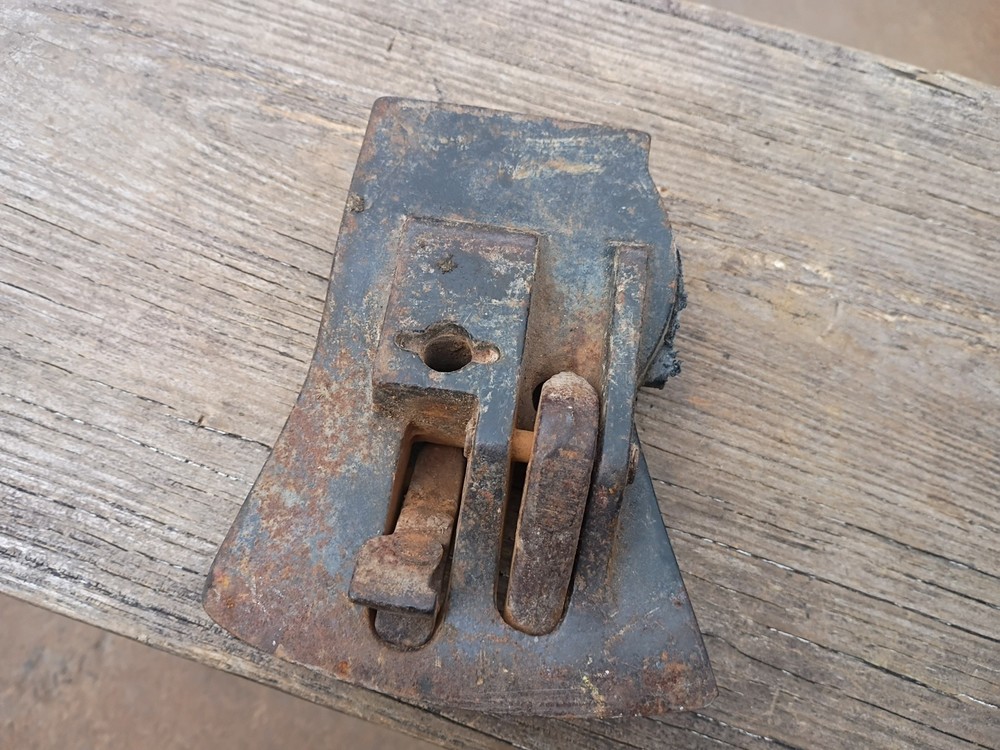 Vintage Chopper 1 Splitting Axe Head 6 lbs Spring Missing