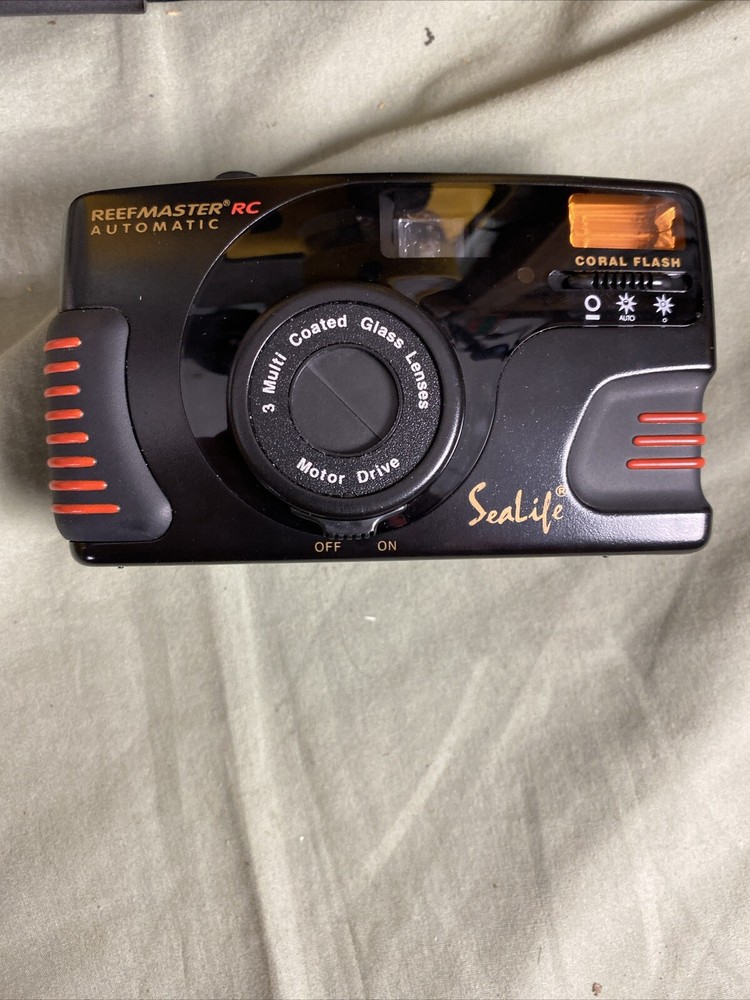 SeaLife Camera Kit With Camera, Enclosure, Flash And Case WORKS!!