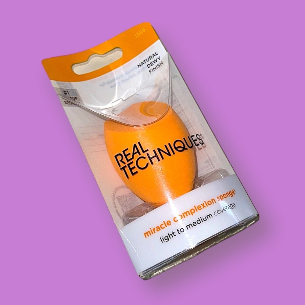 NEW Real Techniques Miracle Complexion Makeup Sponge Blender Light to Medium