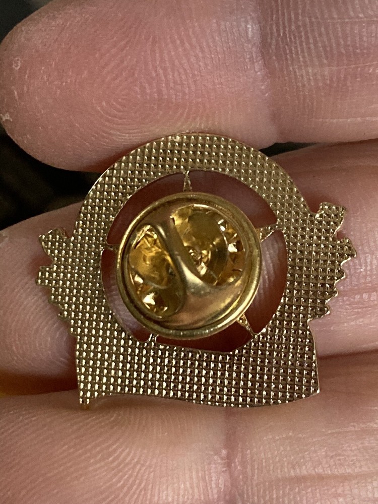 AMTA gold star Lapel Pin EUC K535
