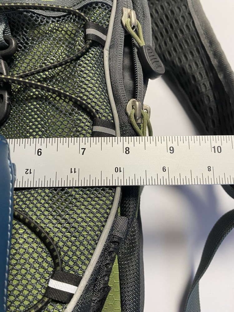 High Sierra Hydration Backpack Green Mesh Back