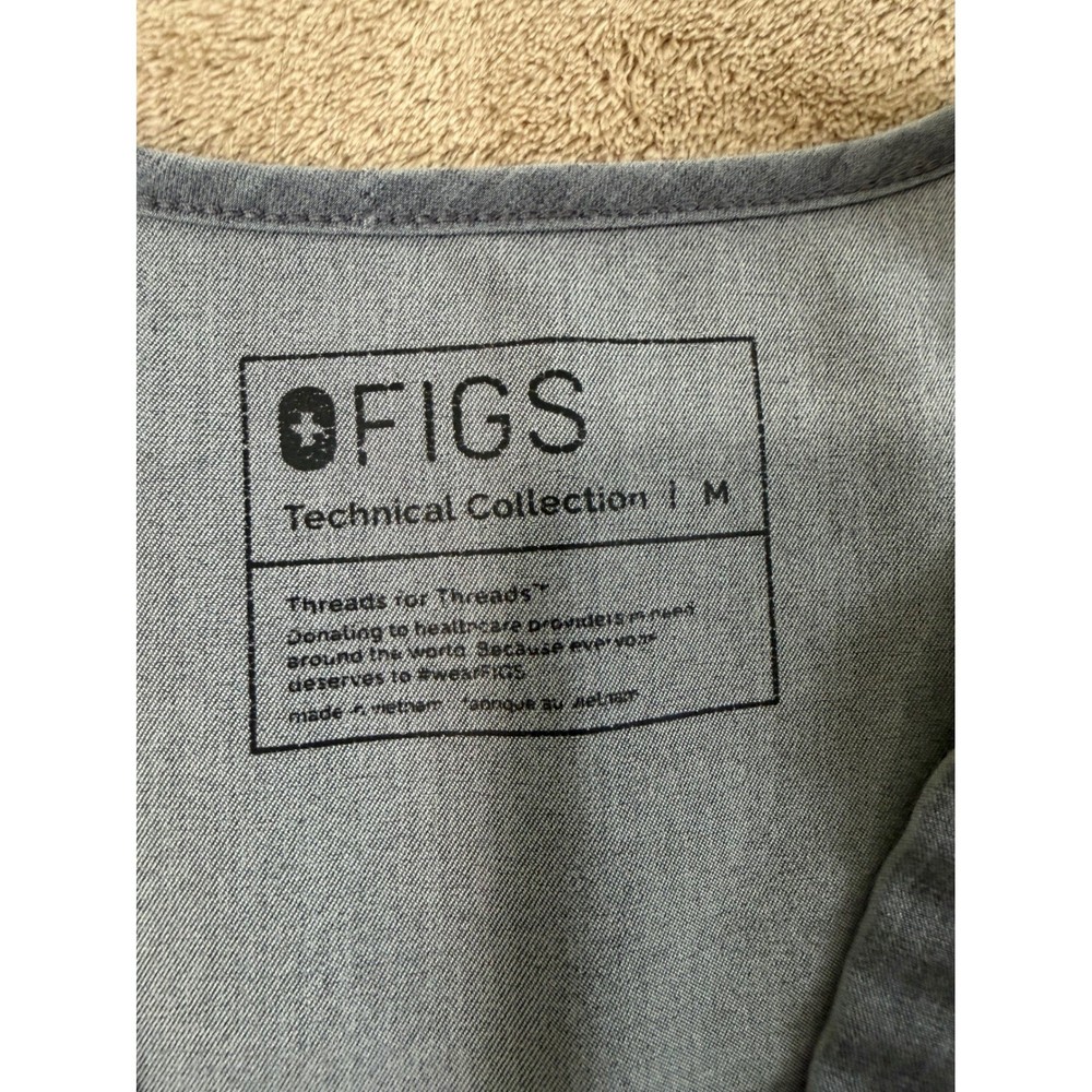 FIGS Casma Three-Pocket Scrub Top Womens Medium Gray Stretch Work Uniform EUC