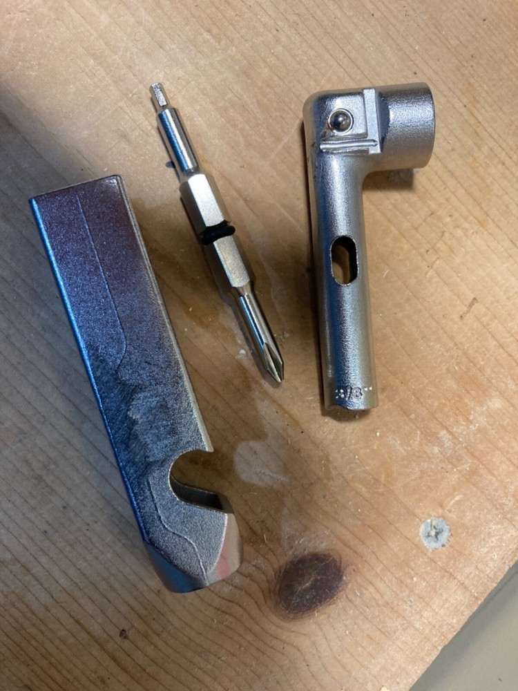 Skateboard pipe tool