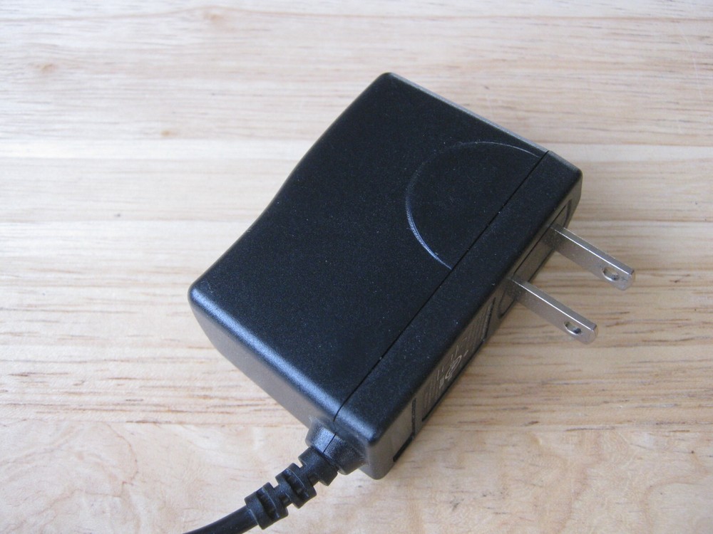 Aquilstar Precision ASSA1A-050200 Switching Adaptor 5VDC 2A