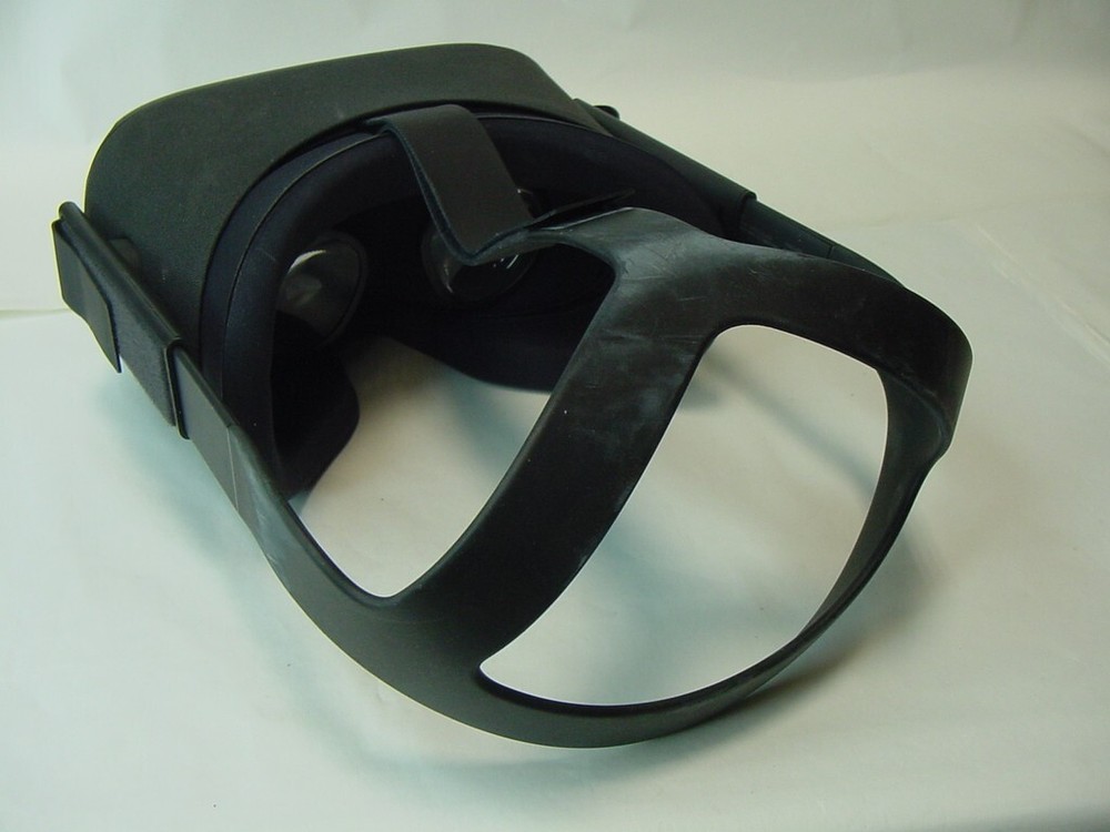 OCULUS VR HEADSET MODEL MH-B