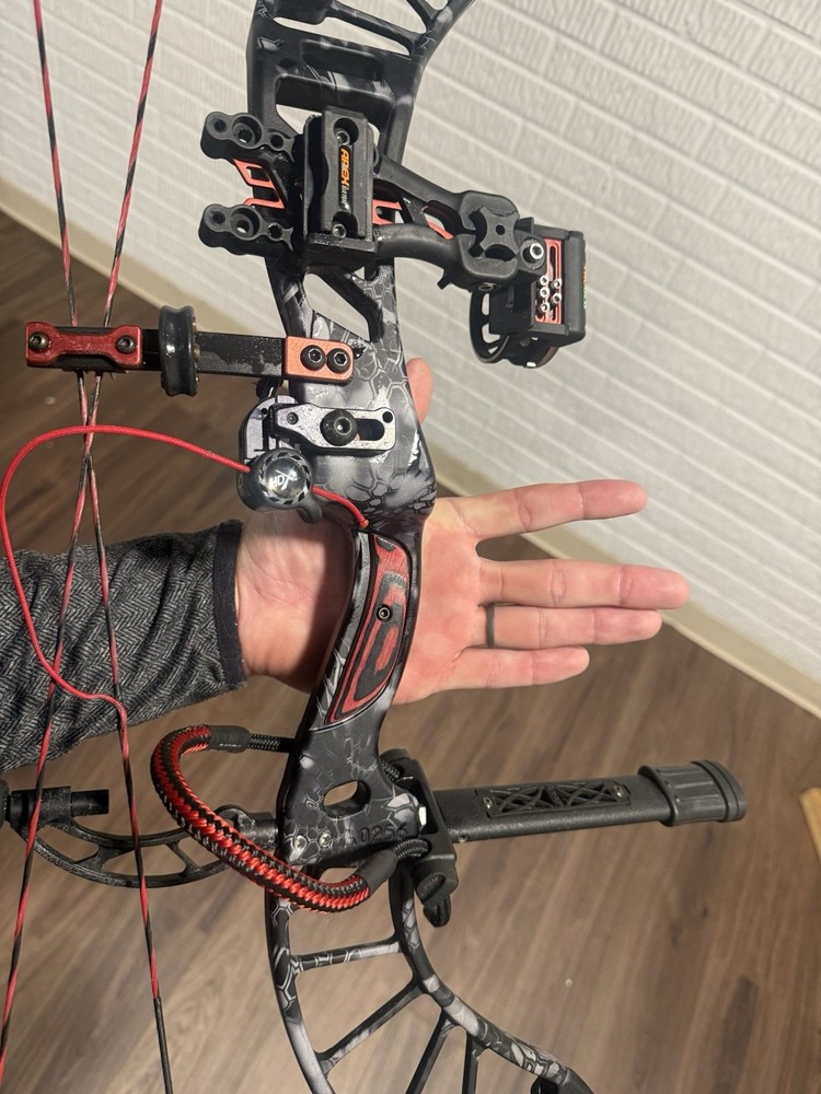Obsession Bows M7 DEFCON