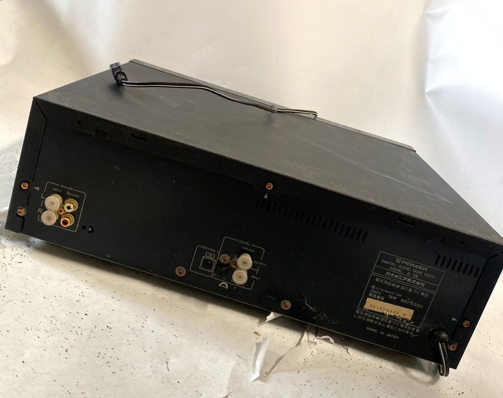 DAT Deck D-05 Digital Audio Tape Recorder