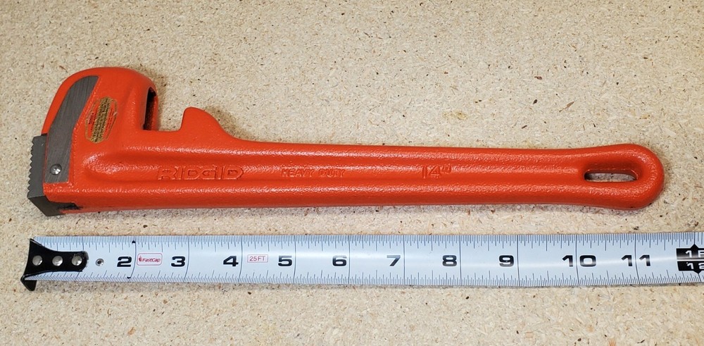 Ridgid® 31440 - heavy-duty replacement handle for a 14" pipe wrench