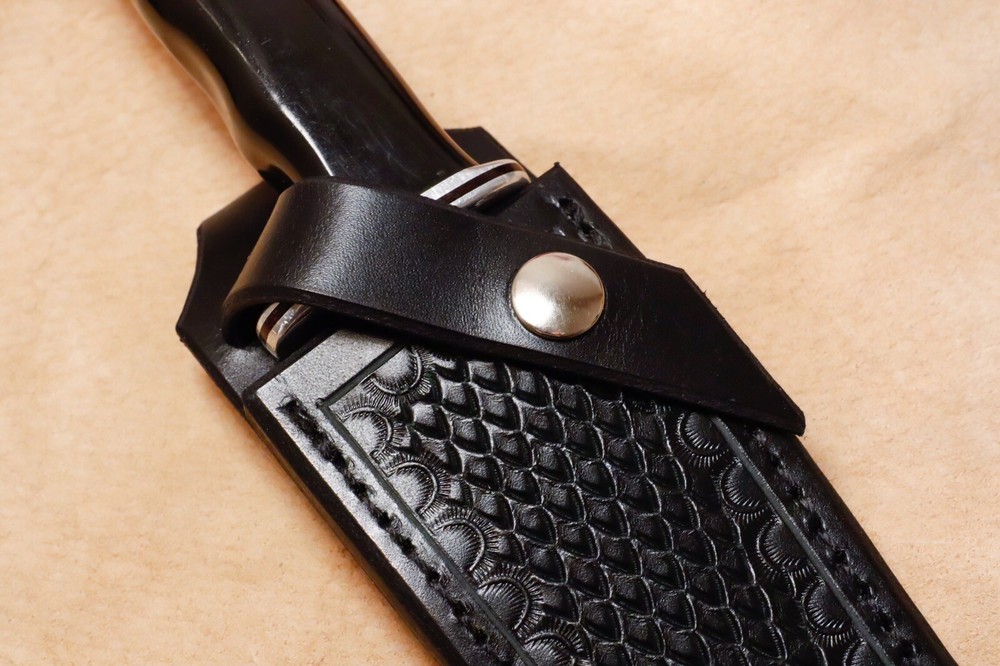 Custom Black Leather Sheath for Buck 119