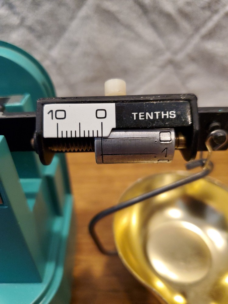 RCBS Reloading Model 10-10 Reloading powder and bullet Scale