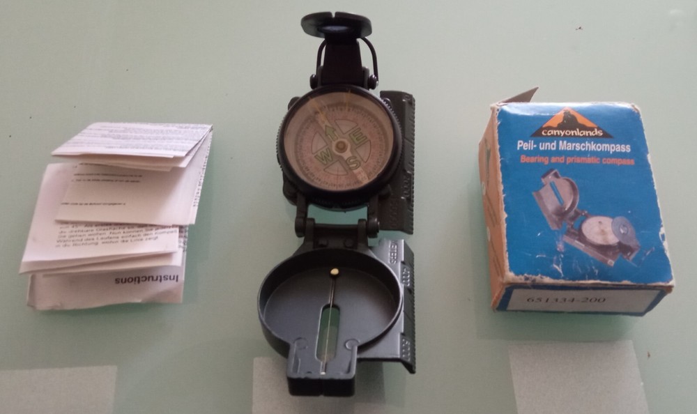 Bearing And Prismatic Compass With Instrucion