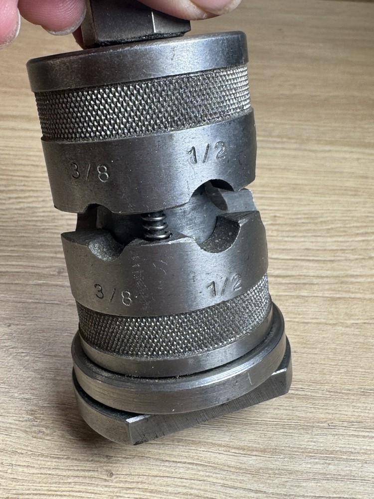 Armstrong Bros Adjustable Boring Bar Tool Post No. 00-R Tool