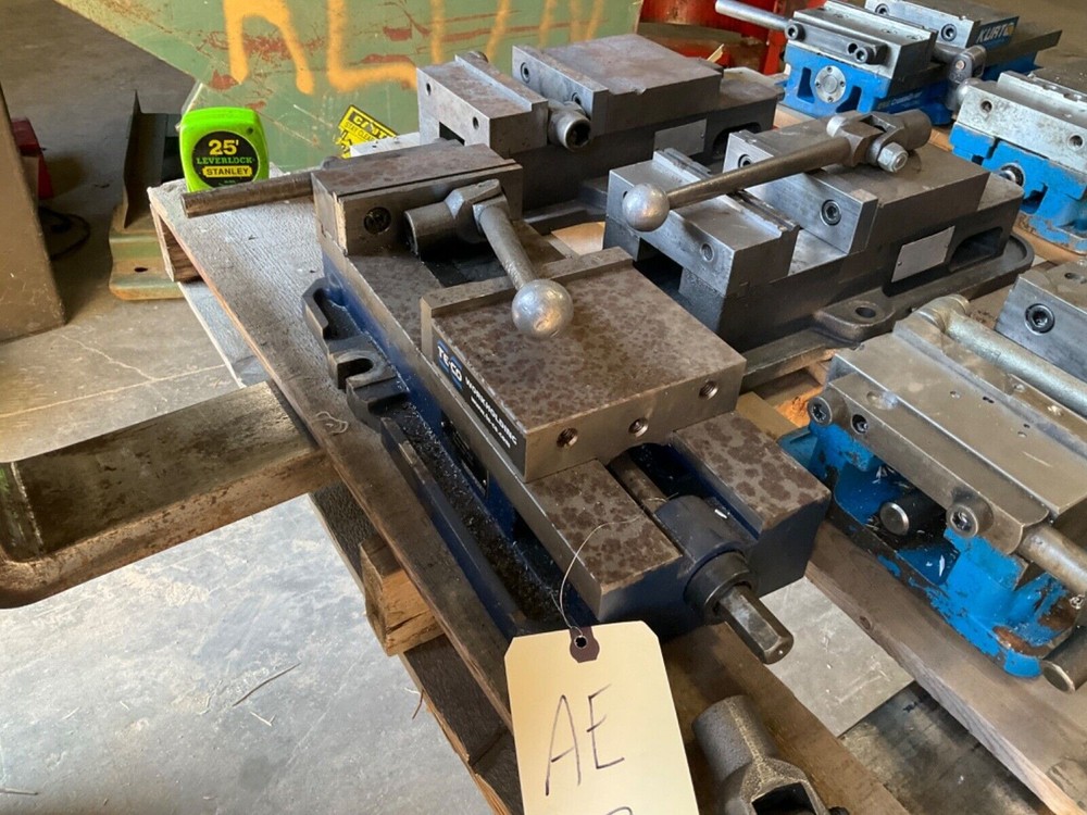 Te-Co Pws-6900 6" Machine Vise With Fixed Base HEHAE43-Used