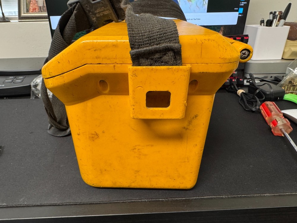 3M Dynatel 965 Subscriber Loop Analyzer Powers On