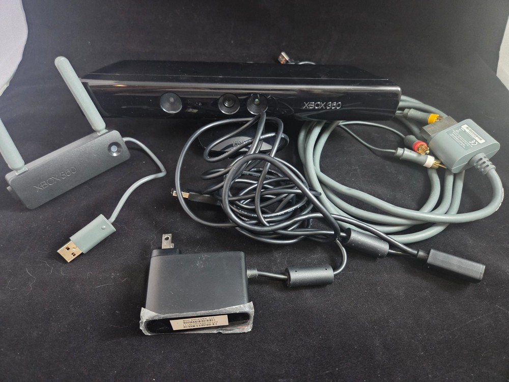 Microsoft Kinect Sensor for XBox 360 USED in box