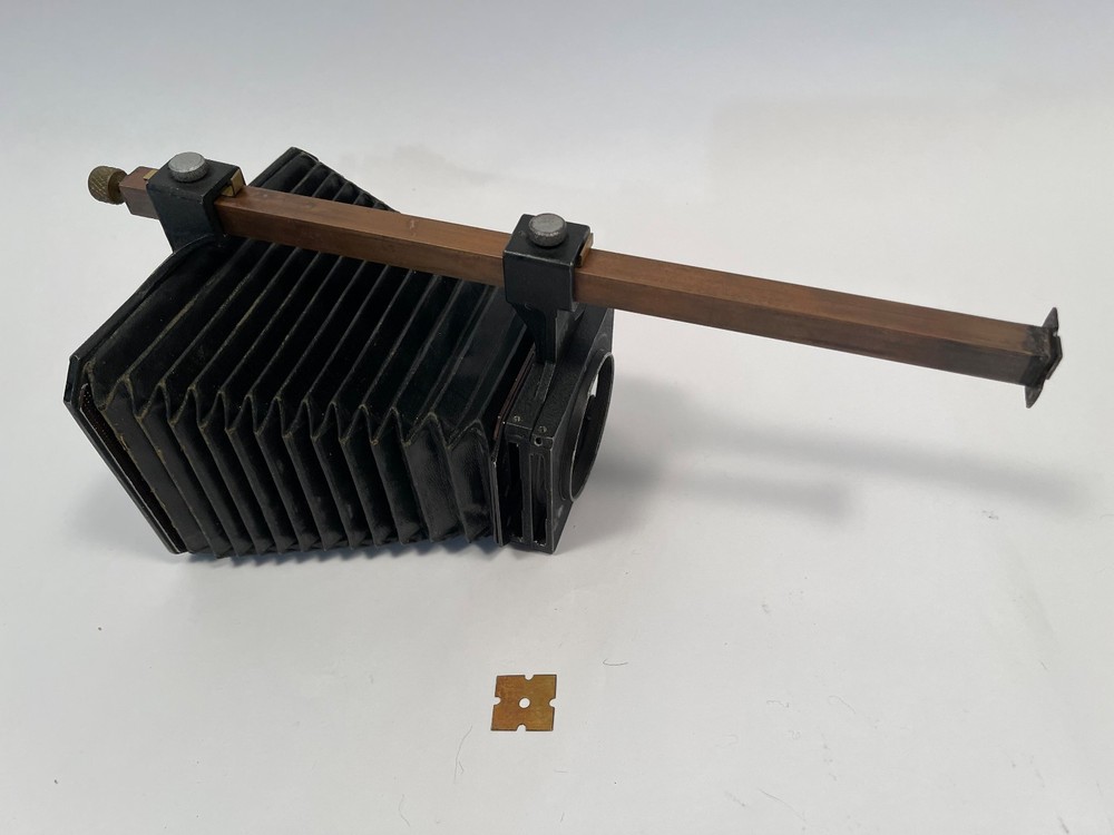 Arri matte box with long support rod