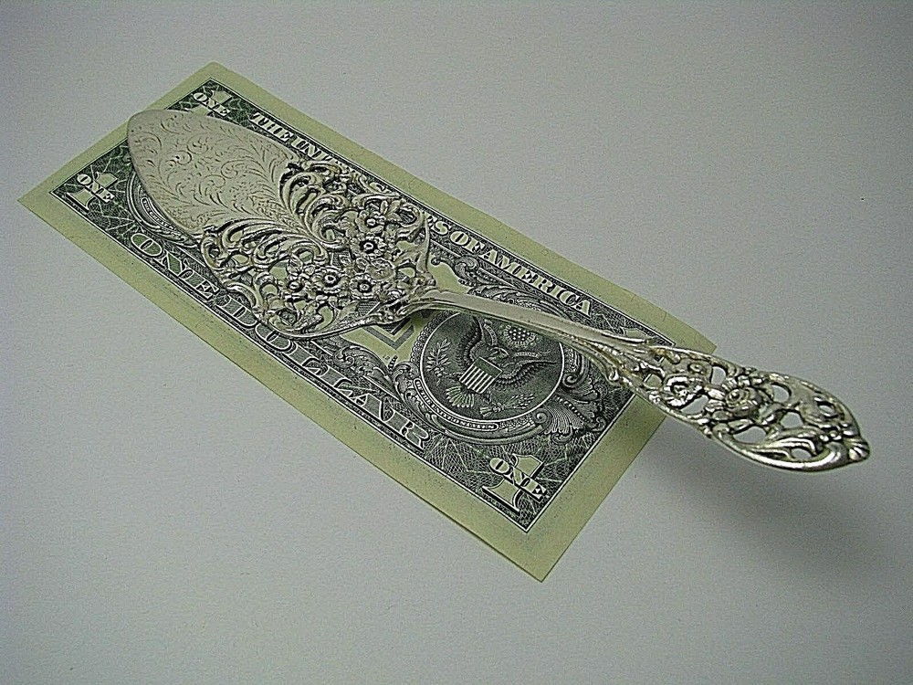 SILVER PIE SERVER CAKE SERVER 800 Silver Floral Pattern Hazorfim Israel ca1960s