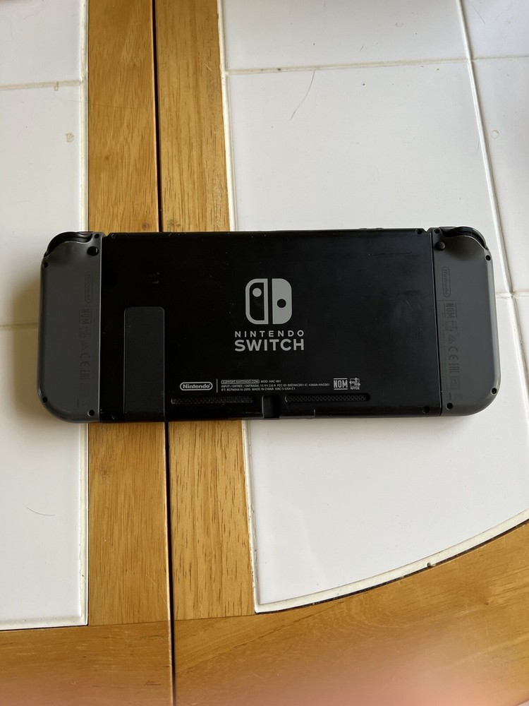 Nintendo 8GB Switch Console - Black - Pro Controller Included!!
