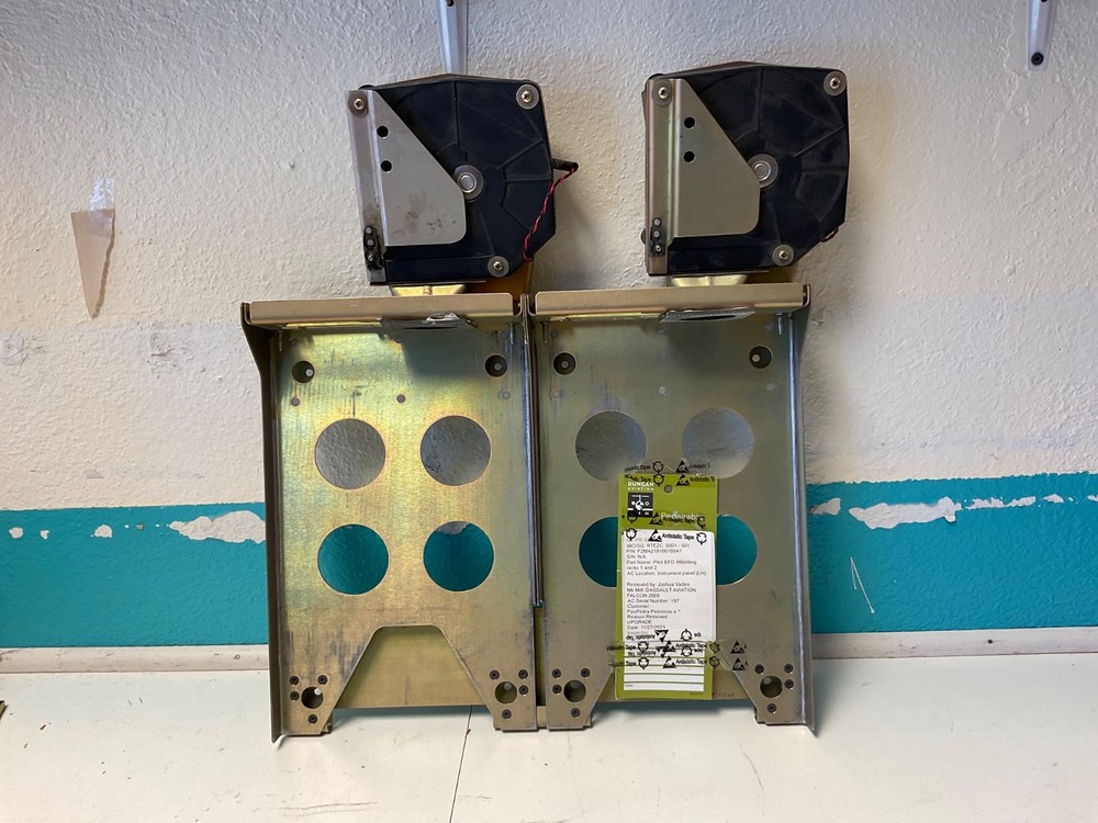 Falcon 2000 avionics structural mounting assembly,