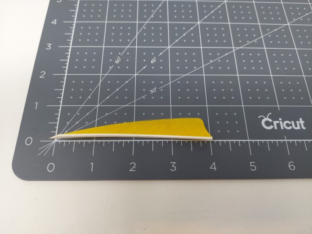 100 Pack Bullseye Archery Feathers 4" Right Wing: Shield Solid Sun Yellow