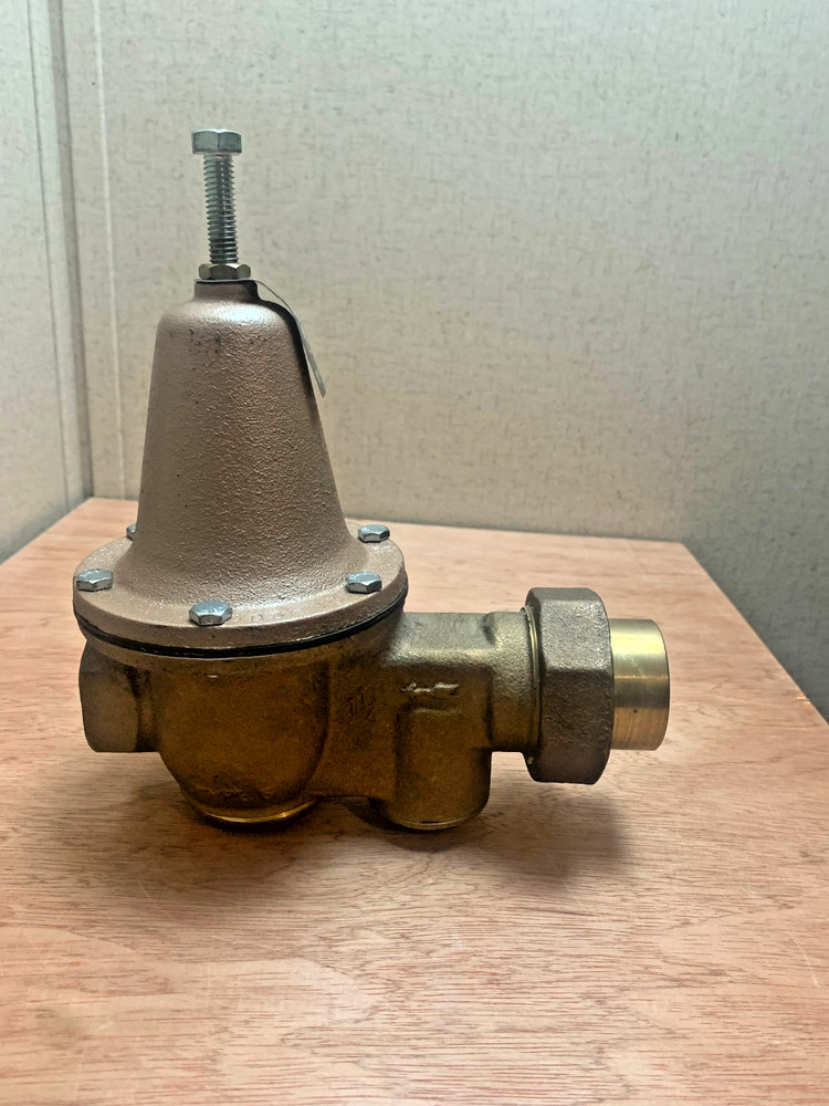 Watts U5B LP 1 1/4" Water Pressure Reducing Valve 10 - 35 PSI 200 LBS. Max.