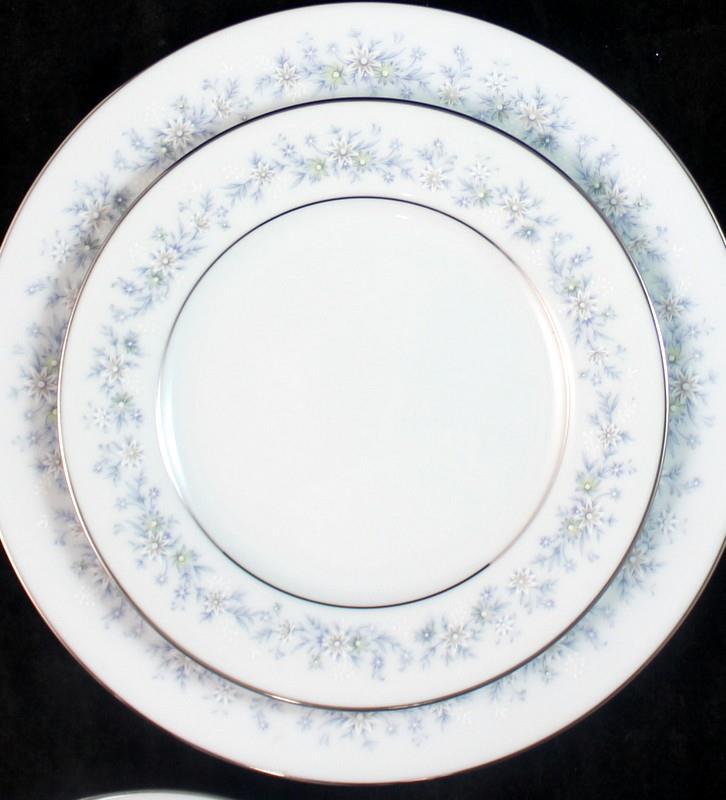 Noritake Marywood Five Piece Place Setting 2181