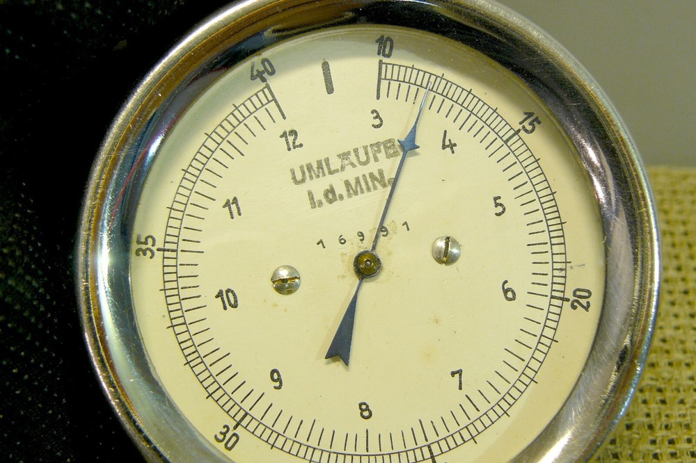 Antique Germany Hand TACHOMETER kit with Box (546)