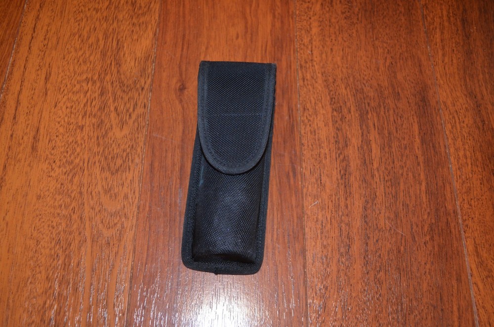 Galls Molded Nylon Light Holder