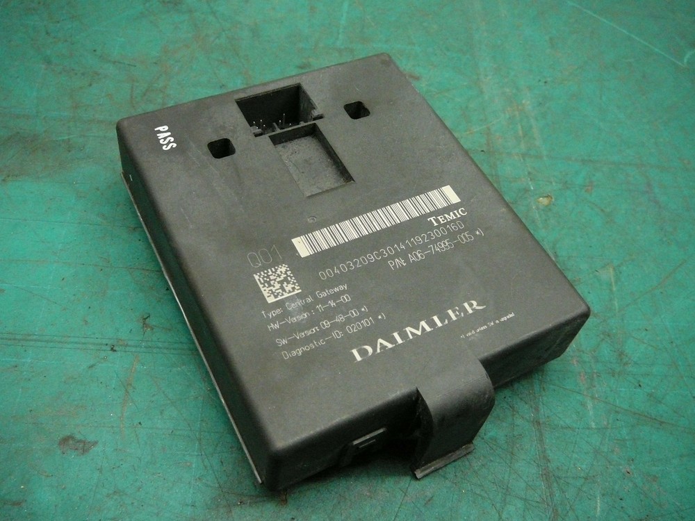 FREIGHTLINER DAIMLER CHASIS CONTROL MODULE A06-74995-005 00403209C3014119230016D