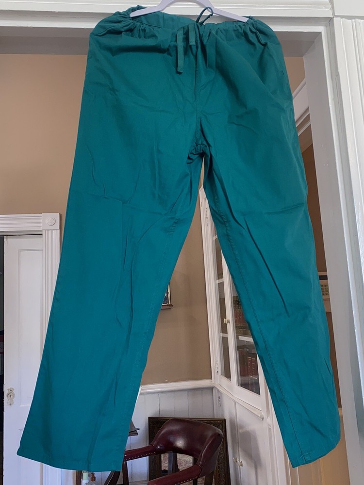 Women’s Scrub Sets (3)