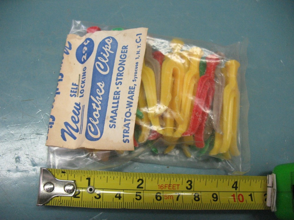 STRATO - WARE SELF LOCKING CLOTHES CLIPS UNOPENED ORIGINAL PACKAGE NICE