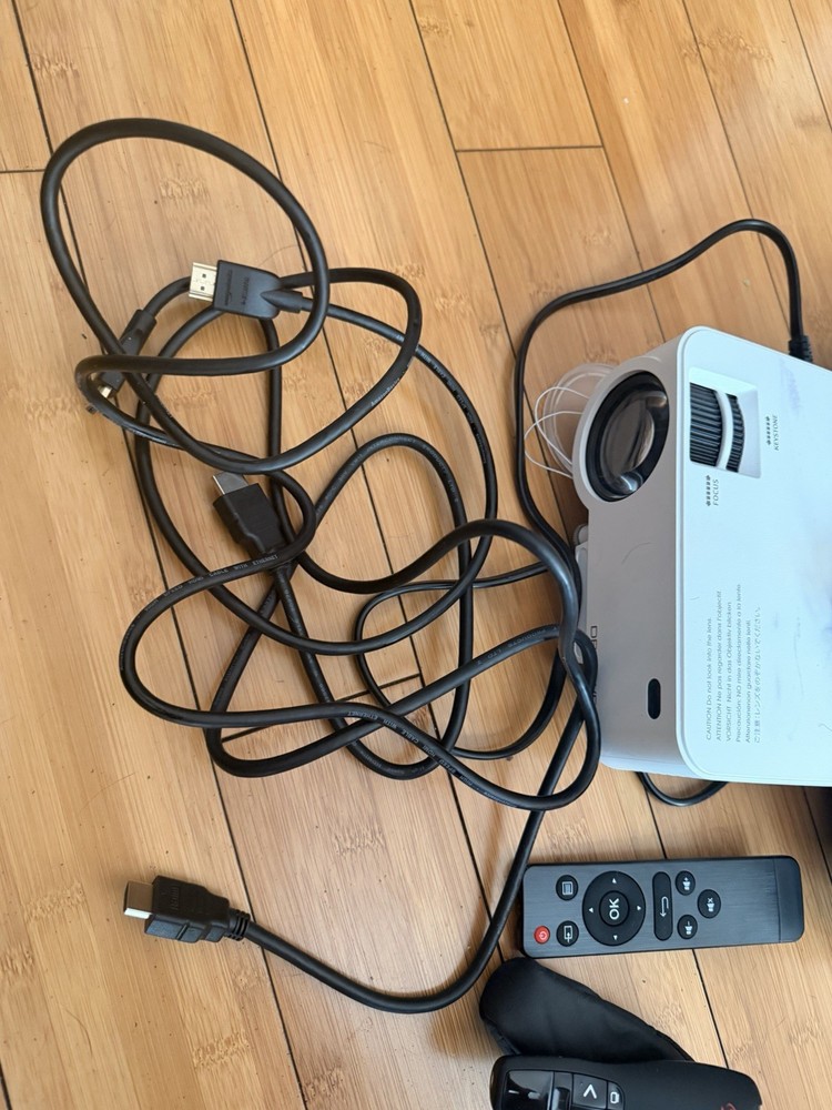 DBPOWER Mini Projector T20 w/ Remote, Case, HDMI – Tested Working