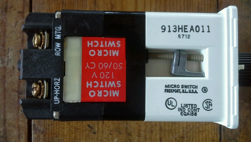 MICROSWITCH 913HEA011 CONTROL SWITCH 120V Micro Switch NEW IN BOX