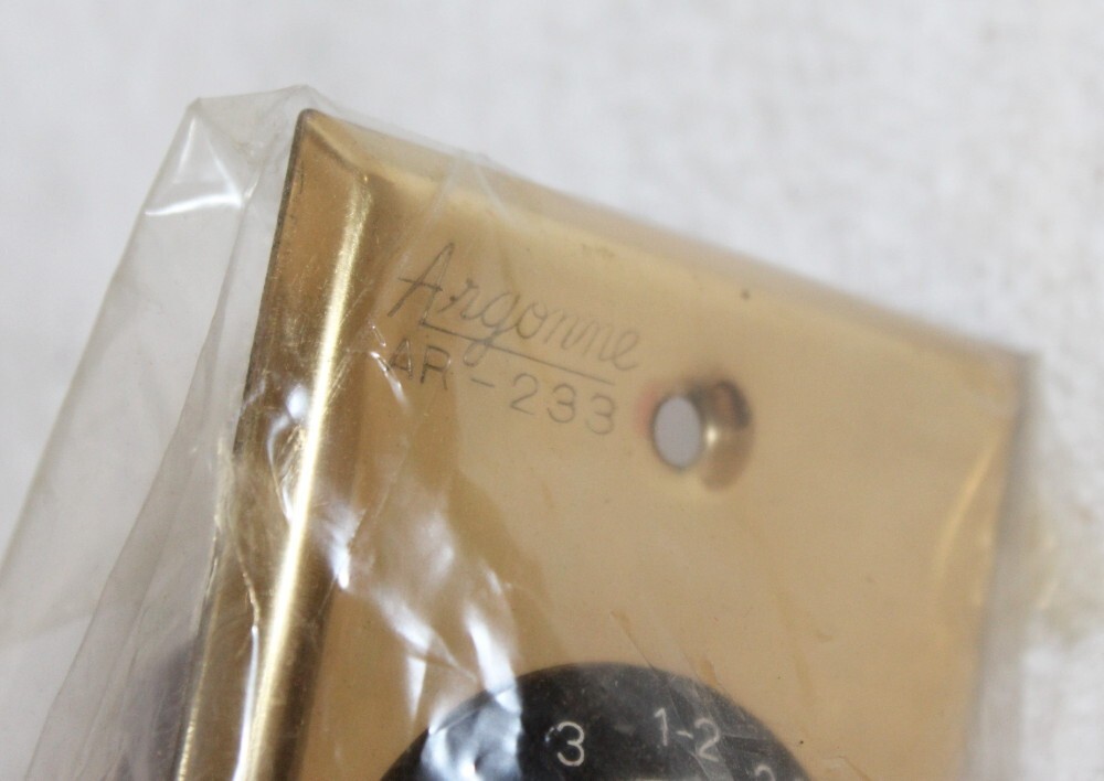 Vintage Argonne AR-233 Speaker Selector Switch ~ New in Box