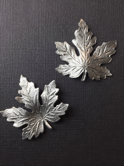 33024 - Victorian XL Maple Leaf Brass Finding Matte Silver Oxidized