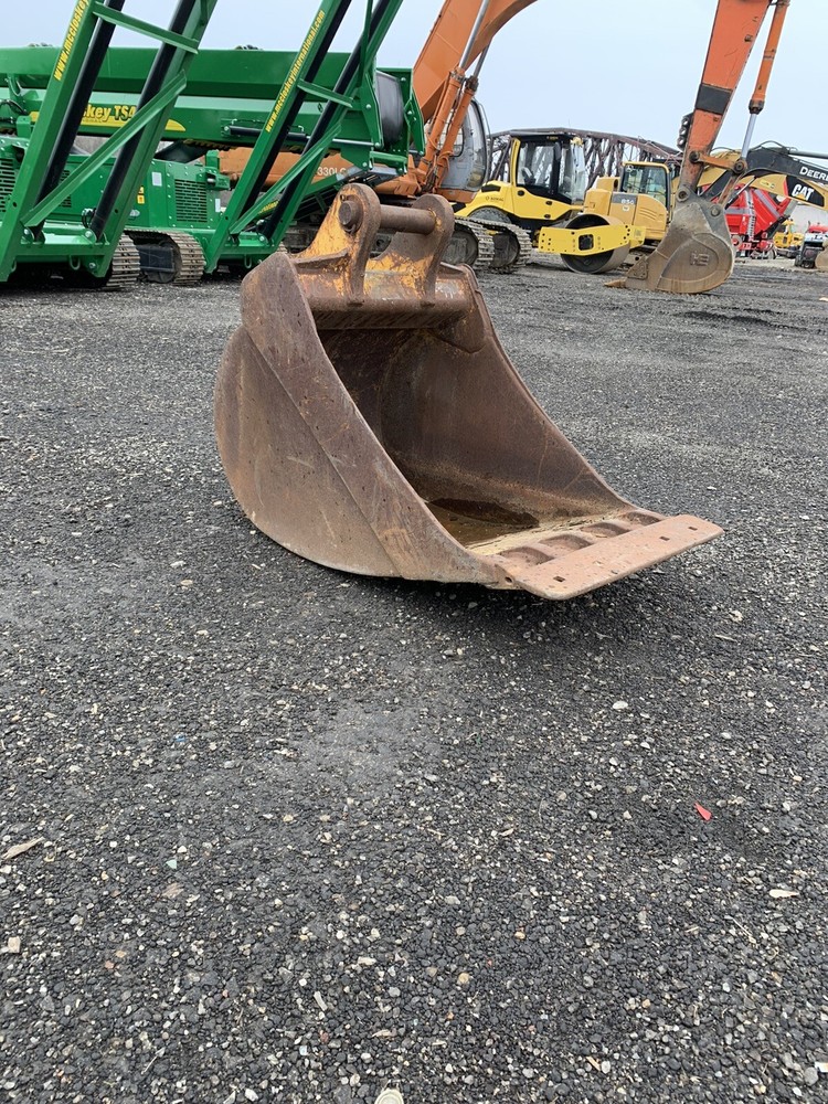 John deere 310 24” Digging bucket