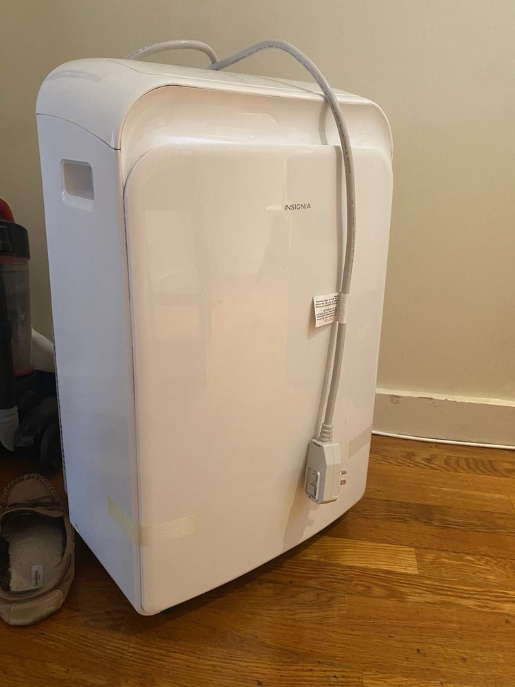 Insignia Portable Air Conditioner White/Black, Digital Display, Timer, Wheels