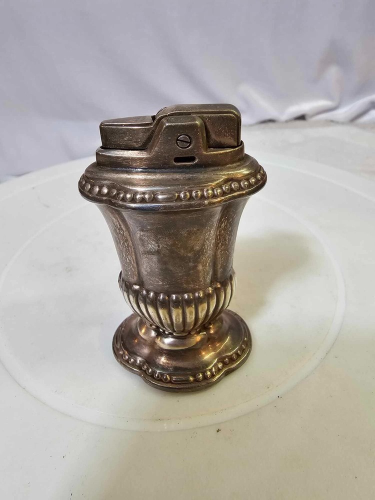 Vtg US Pat Ronson Mayfair Silverplate Table Lighter- A13