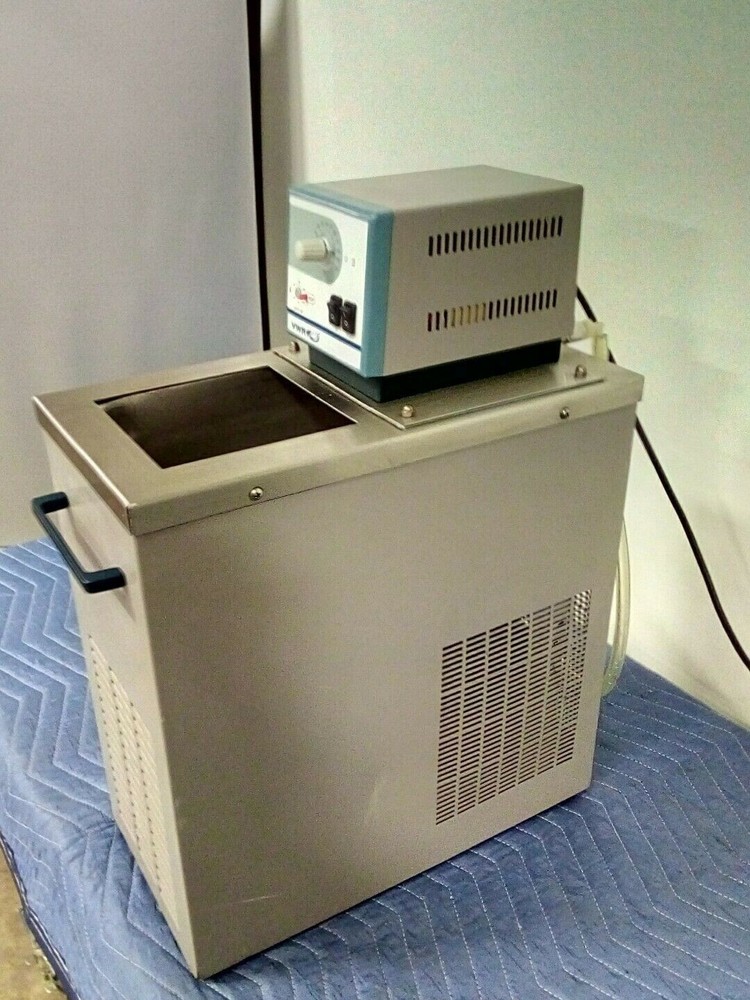 VWR 1162A DIGITAL HEATING/ REFRIGERATING RECIRCULATING WATER BATH