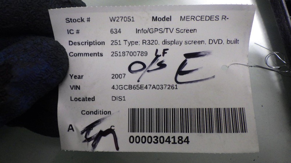 07 MERCEDES R320 Info Screen 33650101