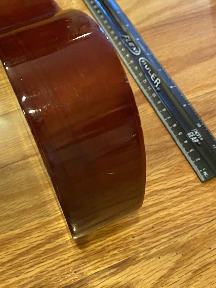 LEOLANI HAWAII UKULELE NO STRINGS - USED