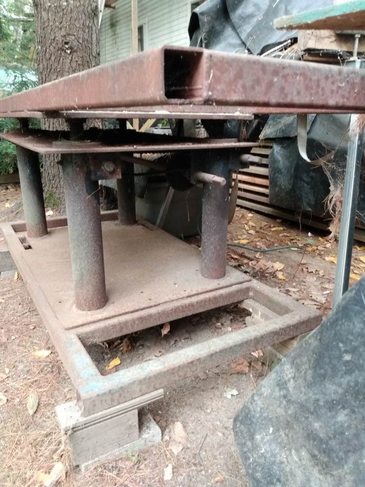 Adjustable Steel Welding Table